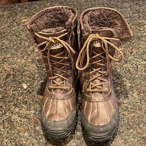 UGG brand Adirondack mid boot wms 9.5
